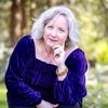 Julie Artz