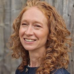 Julia Davies