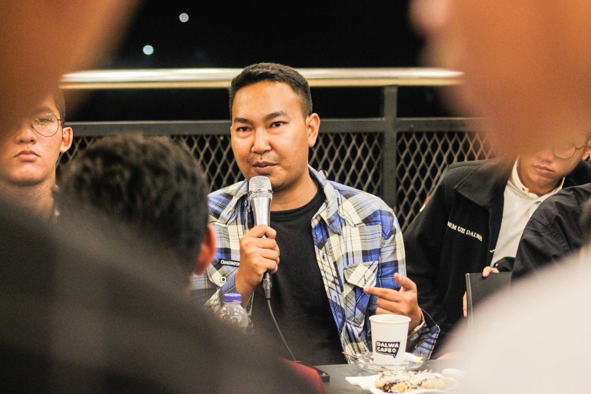 
                            
                            Strategy Expert Panel with Investor, Founder, and Manufacturer
                        
                        